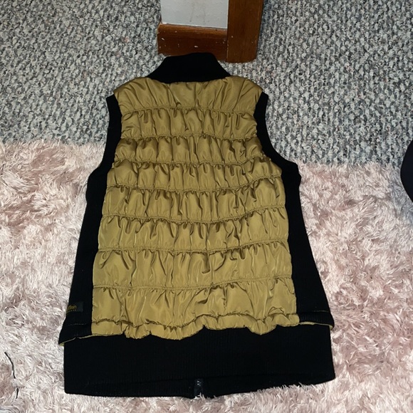 Calvin Klein Vest - Picture 2 of 4
